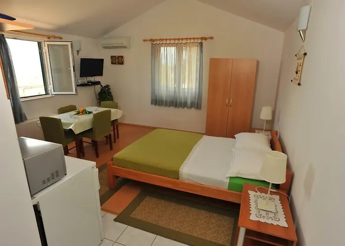 Appartement Seaside With A Swimming Pool Sutivan
