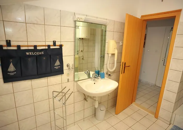 Seaside With A Swimming Pool Appartement *