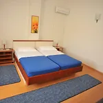 アパート Seaside With A Swimming Pool スティヴァン