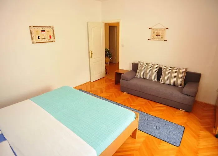 Seaside With A Swimming Pool סוטיבאן