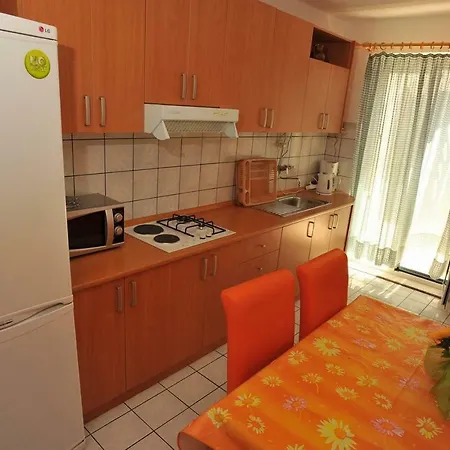 Apartment Seaside With A Swimming Pool Sutivan