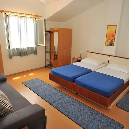 Seaside With A Swimming Pool Apartment