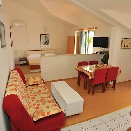 Apartment Seaside With A Swimming Pool